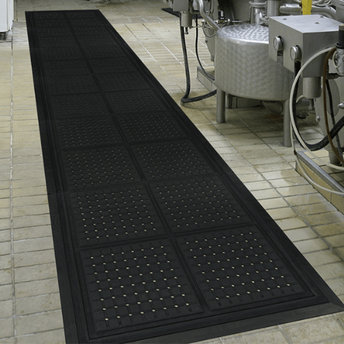 Hog Heaven® Drainable Linkable Tiles