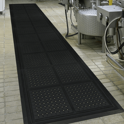 Hog Heaven® Drainable Linkable Tiles
